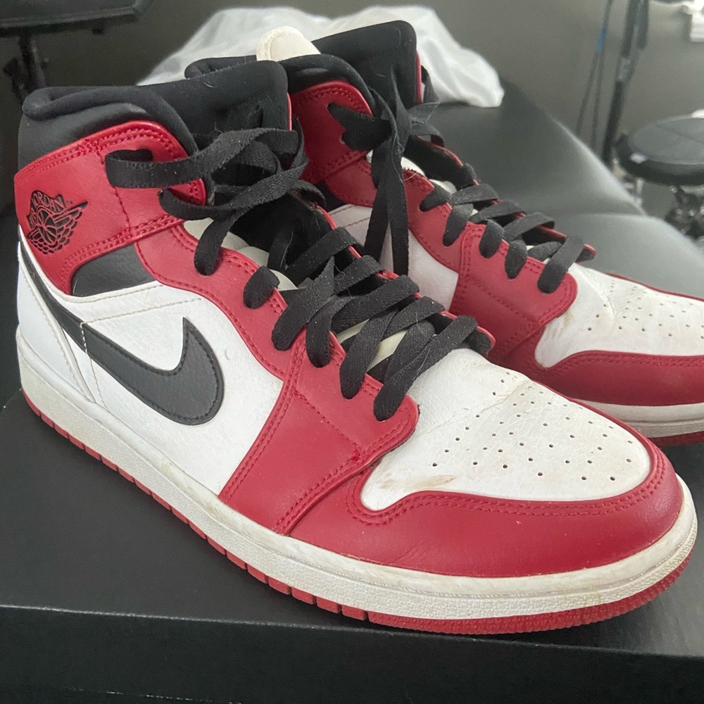 Air Jordan 1 Mid 2020 Chicago